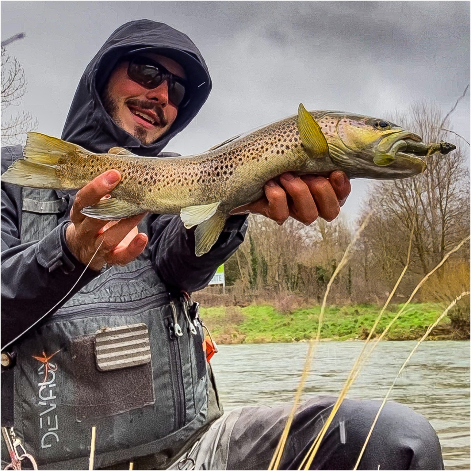 Pêcher la truite sur le Tarn avec LéoPaul Fayette MoniteurGuidePêche