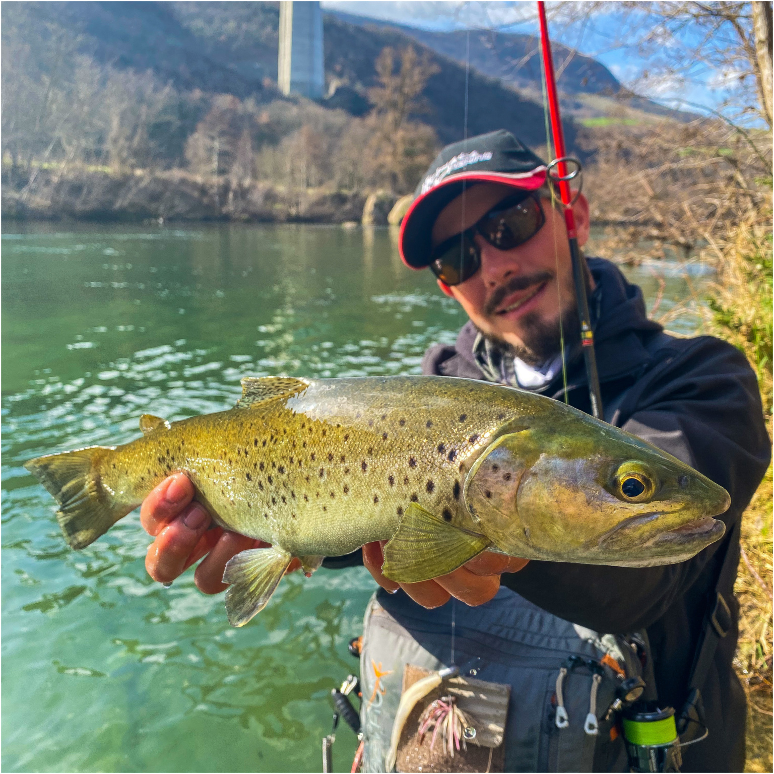Pêcher la truite sur le Tarn avec LéoPaul Fayette MoniteurGuidePêche
